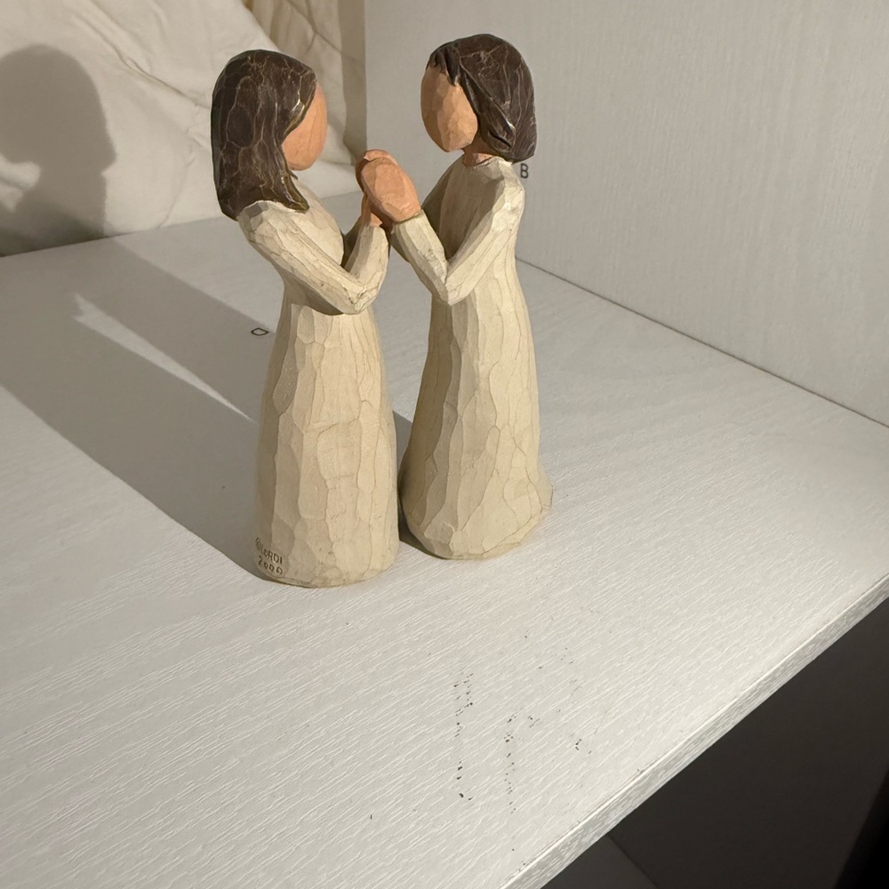 Willow Tree Hand “sisters by heart” set